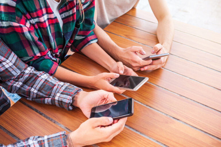 Comment bien choisir votre agence web - Agence OUI Are Web UX Design CX Neuromarketing CRO